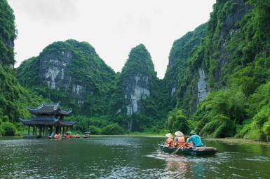 North & South of Vietnam 13-Day Discovery 